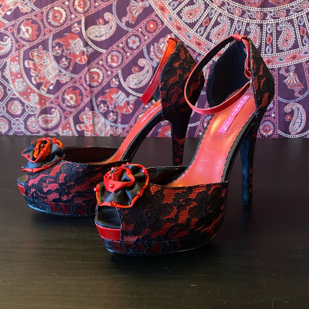 Bordello red & black lace burlesque heels 8.5